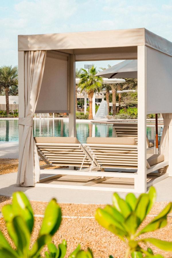 Erth Abu Dhabi Hotel Ngoại thất bức ảnh