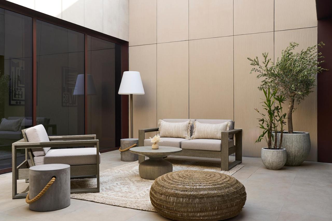 Erth Abu Dhabi Hotel Ngoại thất bức ảnh