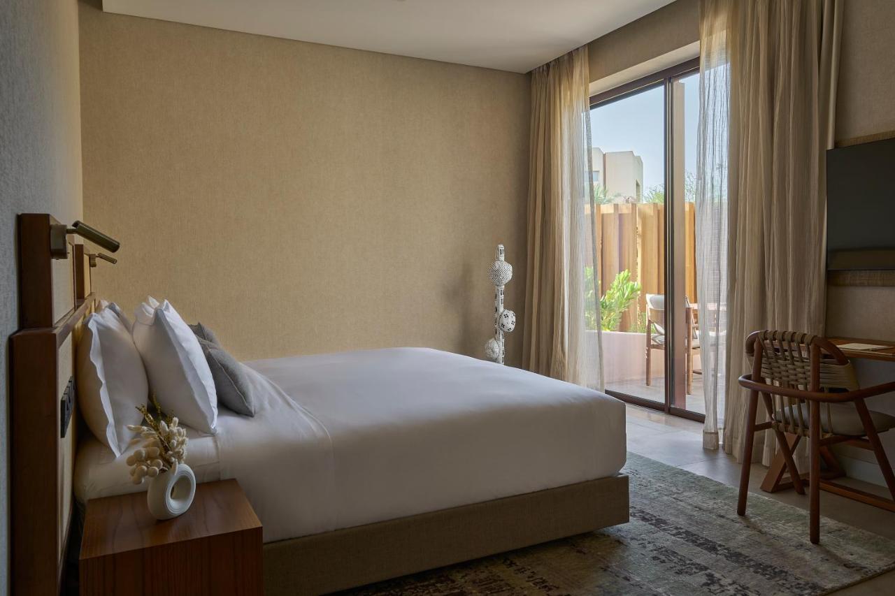 Erth Abu Dhabi Hotel Ngoại thất bức ảnh