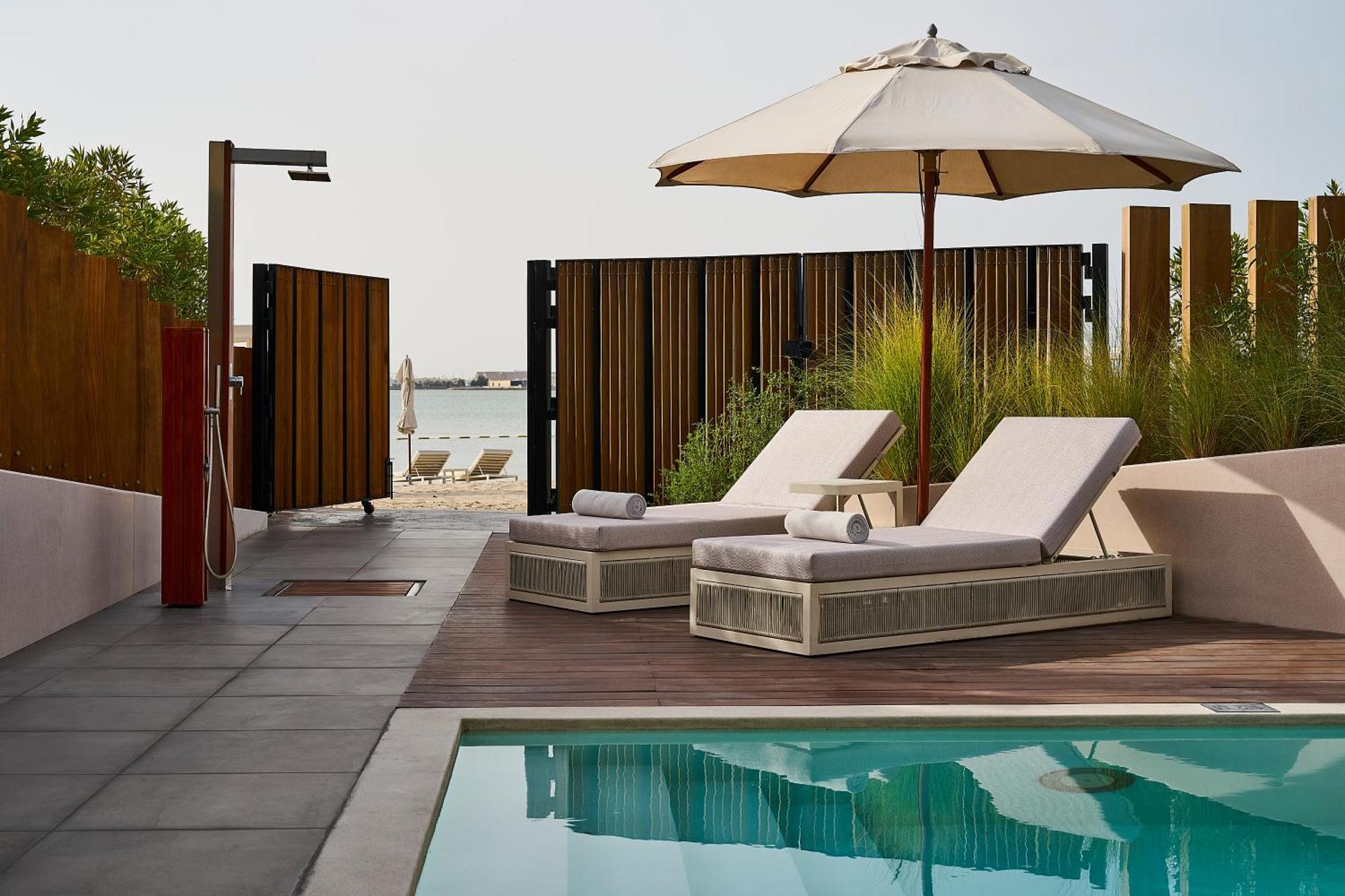 Erth Abu Dhabi Hotel Ngoại thất bức ảnh
