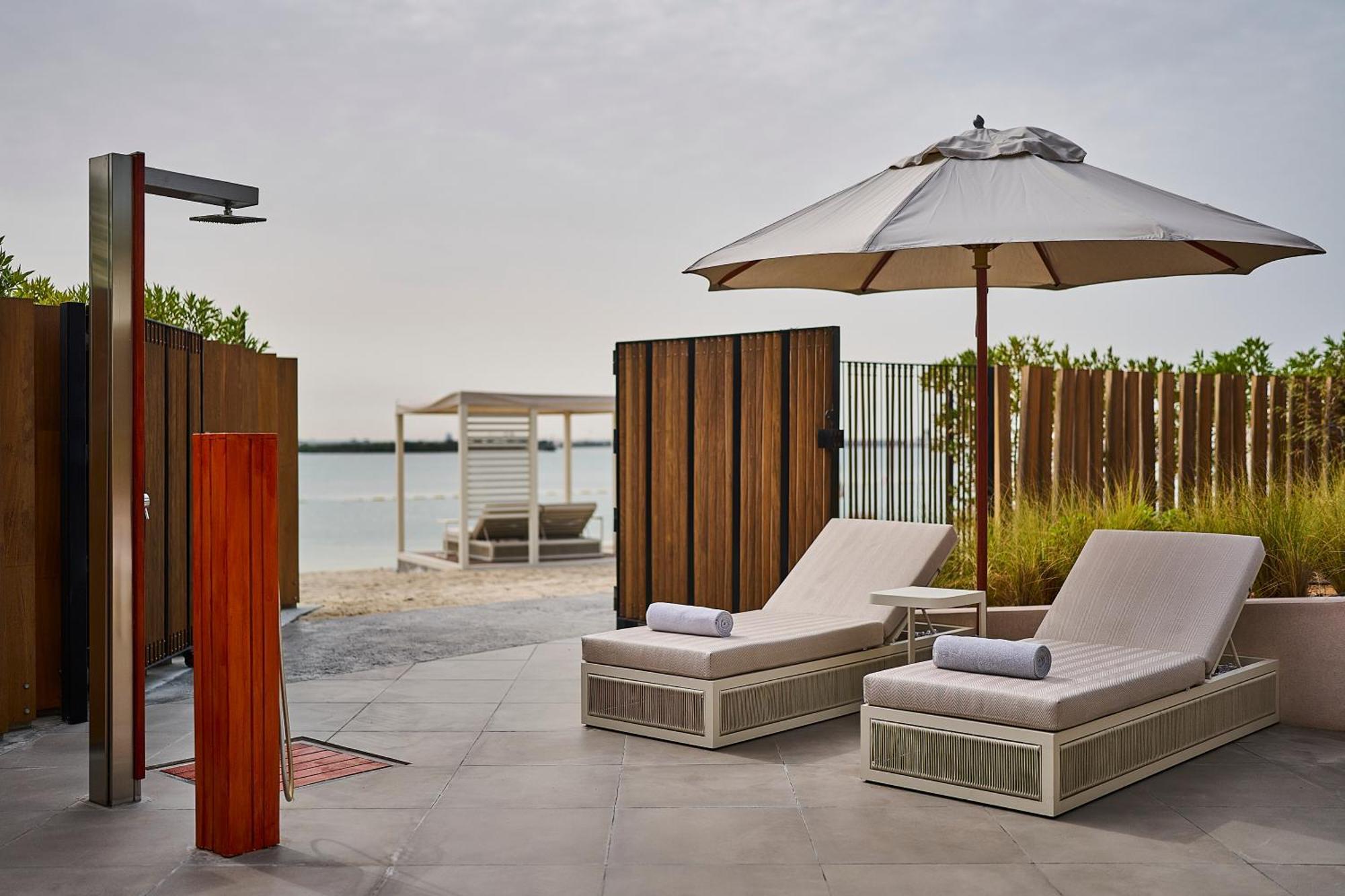 Erth Abu Dhabi Hotel Ngoại thất bức ảnh