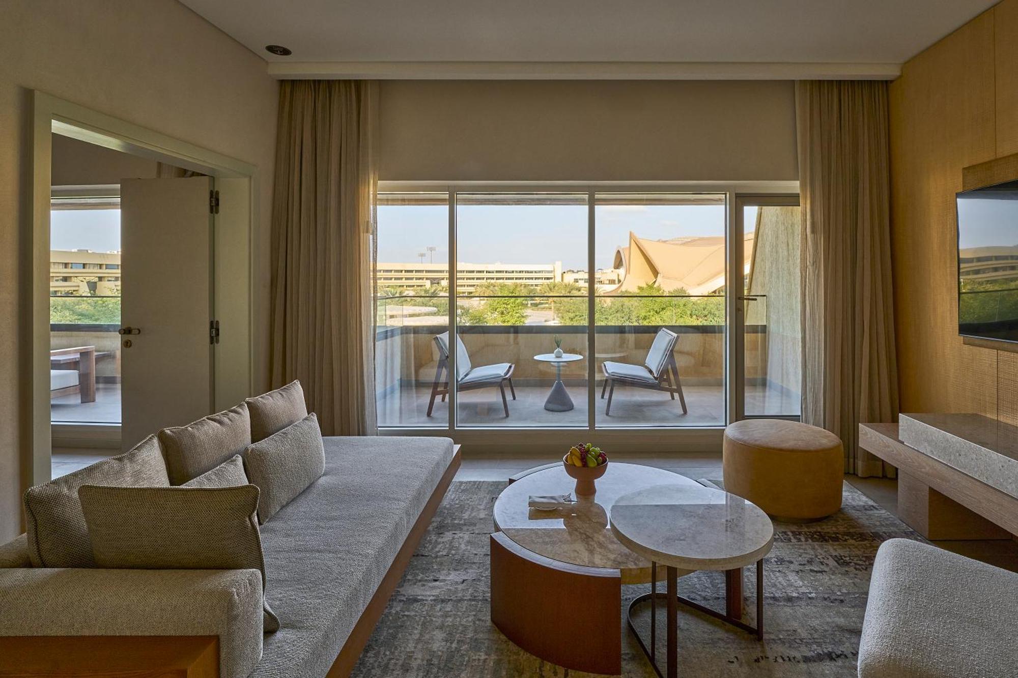 Erth Abu Dhabi Hotel Ngoại thất bức ảnh