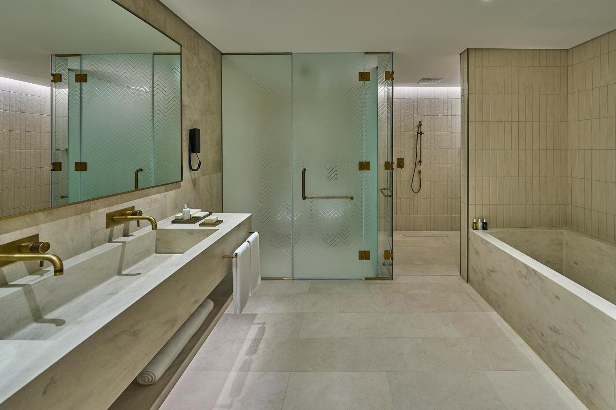 Erth Abu Dhabi Hotel Ngoại thất bức ảnh