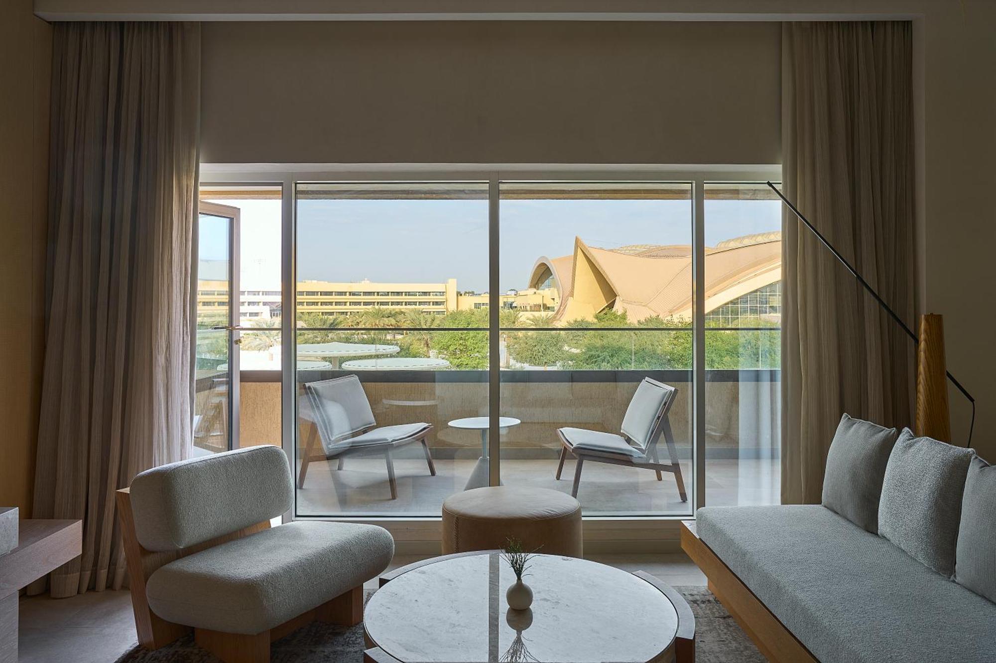 Erth Abu Dhabi Hotel Ngoại thất bức ảnh