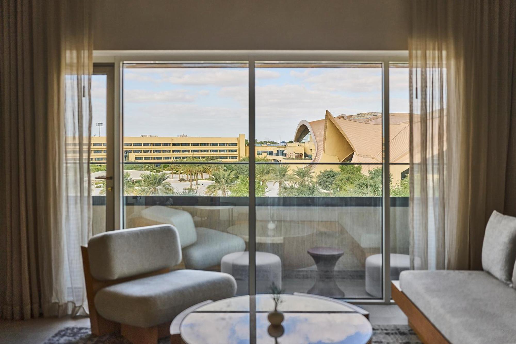 Erth Abu Dhabi Hotel Ngoại thất bức ảnh