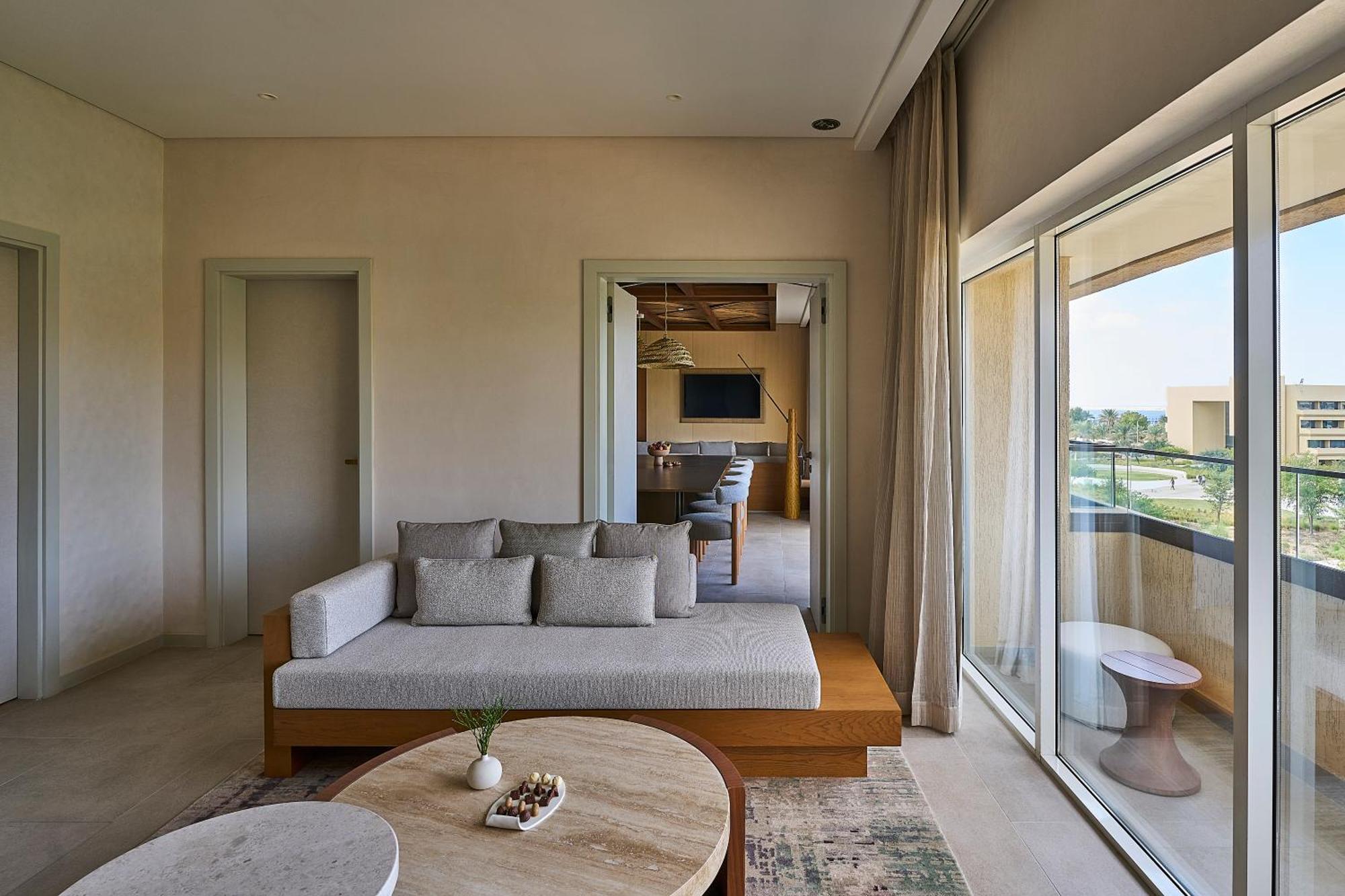 Erth Abu Dhabi Hotel Ngoại thất bức ảnh