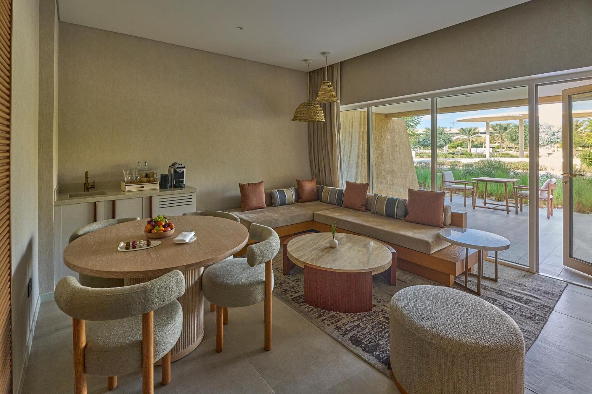 Erth Abu Dhabi Hotel Ngoại thất bức ảnh