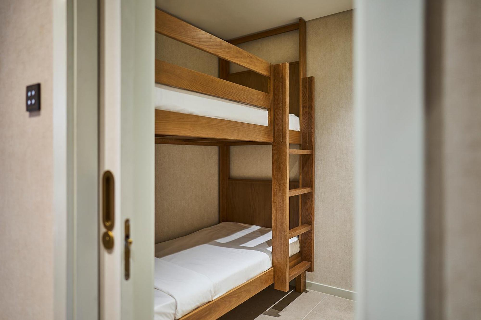 Erth Abu Dhabi Hotel Ngoại thất bức ảnh