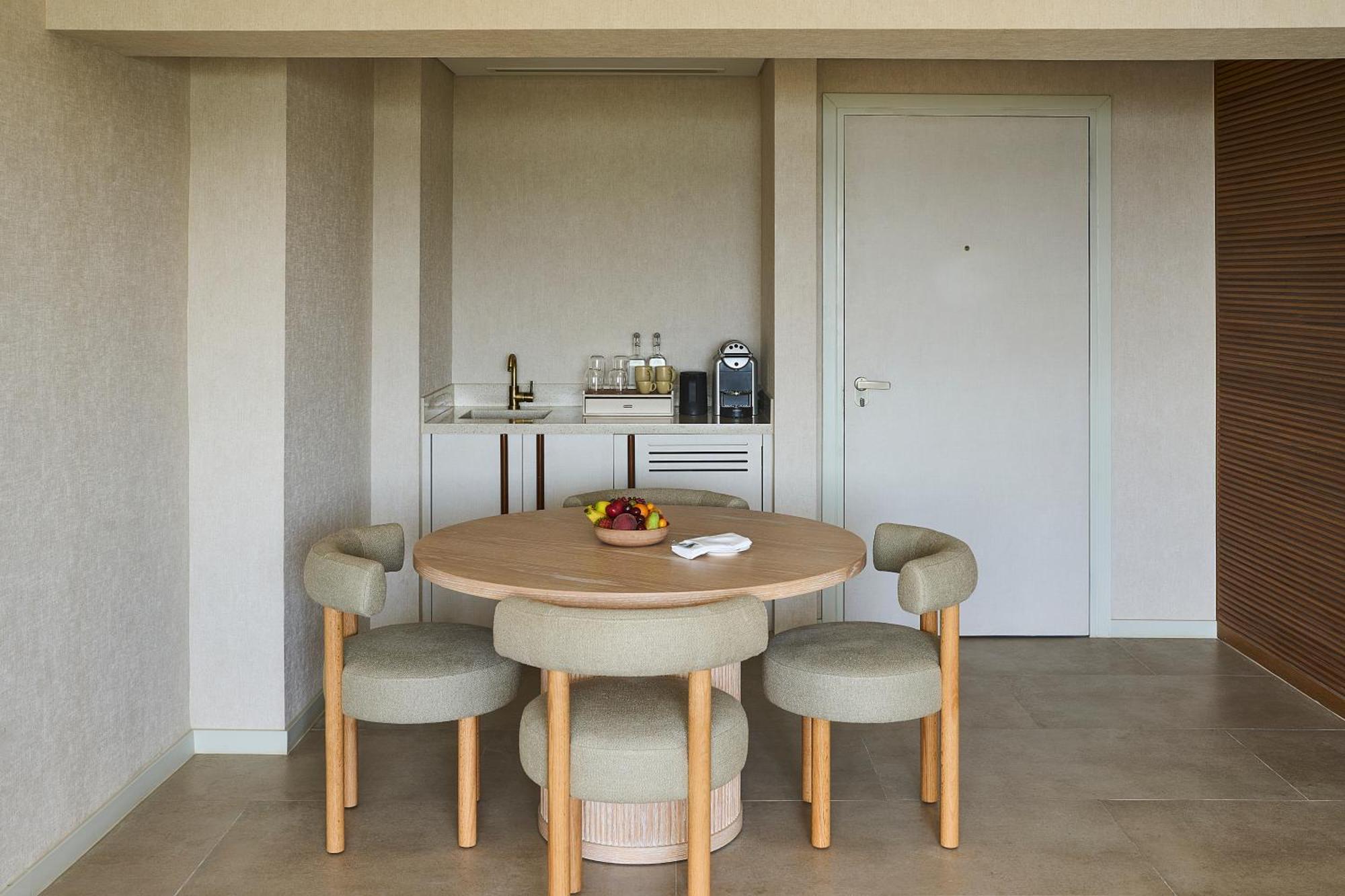 Erth Abu Dhabi Hotel Ngoại thất bức ảnh
